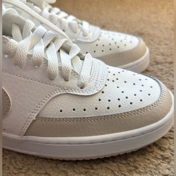 NIKE WOMENS COURT VISION MID SNEAKER - size 8.5 - Picture 7 of 16